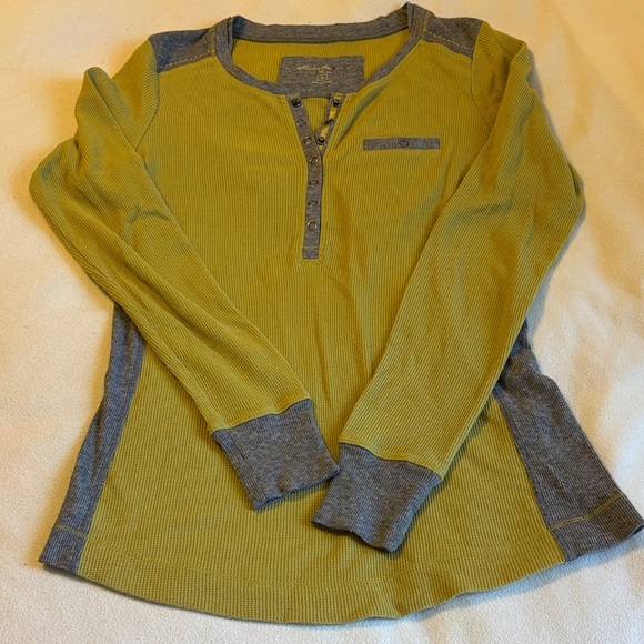 Green and Gray Women’s Long Sleeve Thermal Shirt - Picture 1 of 1